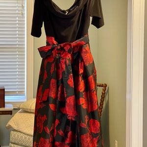 Womens size 22 gorgeous formal/prom/black tie dress